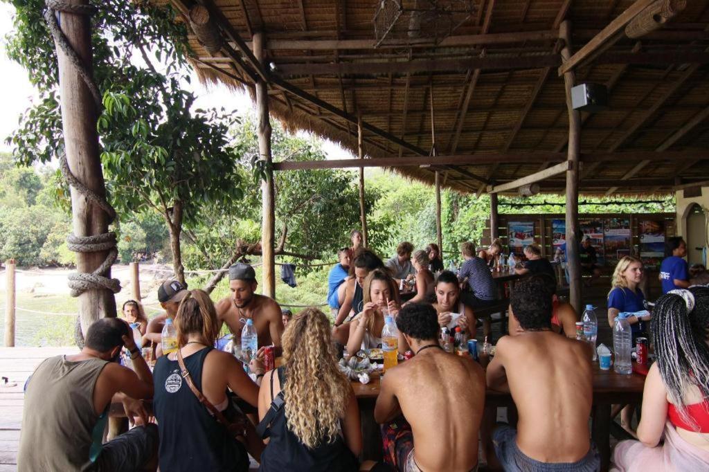 Mad Monkey Koh Rong Samloem Vandrehjem Koh Rong Samlon Eksteriør billede